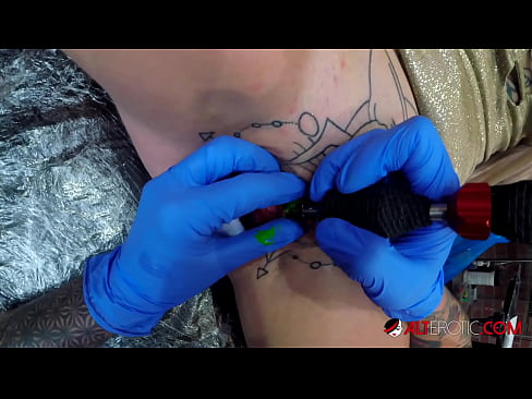 ❤️ tattooed ທີ່ສຸດ Hottie Sully Savage ໄດ້ຮັບ tattoo ສຸດ clitoris ຂອງນາງ ️ ໜັງໂປ້ ທີ່ lo.myastro.top ❌❤
